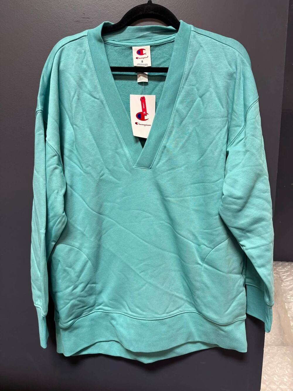 NWT Ladies Champion Teal Green Long Sleeve V-Neck Oversized Pullover - Small